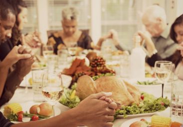 Ways to Encourage Your Kids to Be Grateful This Thanksgiving